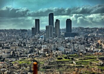 طقس بارد لثلاثة أيام وأمطار محدودة بمختلف المناطق الخميس