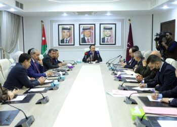 “العمل النيابية” تطالب بتثبيت عمال شراء الخدمات في قطاع المياه