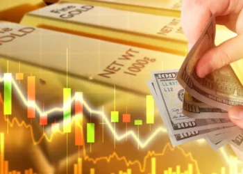 الذهب يقلص خسائره بعد تراجع الدولار وسط احتماء بالملاذ الآمن