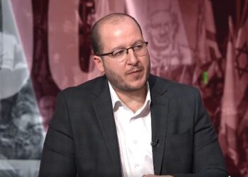 “غزة لا تمد يدها لأحد”.. سعيد زياد يبكي بحرقة على صمت العالم