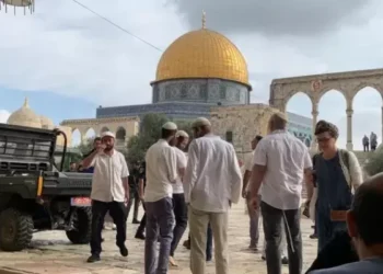 عشرات المستوطنين يقتحمون المسجد الأقصى