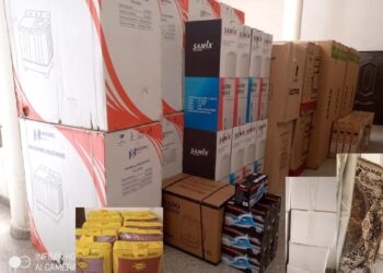“العفاف الخيرية” تقدم مجموعة من الهدايا للمشاركين في حفل الزفاف الجماعي