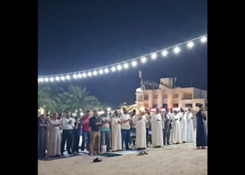 أهل العقبة يؤدون صلاة القيام والدعاء نصرة لغزة وتلبية لنداء المقاومة (شاهد) #عاجل