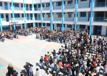 “أونروا”: لدينا أولوية لإعادة 140 ألف طالب للدراسة بغزة