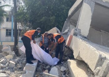 قصف جوي ومدفعي وانتشال 3 شهداء شرقي خان يونس