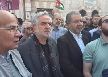 “الكيان الصهيوني تهديد وجودي للأمة”.. وقفة حاشدة أمام الحسيني بيوم التضامن مع الشعب الفلسطيني #عاجل