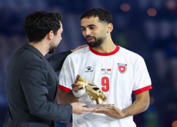 نجم منتخب النشامى علوان يفوز بلقب هداف كأس العرب