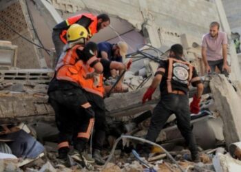 5 شهداء جراء انهيار منزل في حي الشيخ رضوان بغزة
