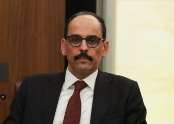 رئيس الاستخبارات التركي يلتقي وفد “حماس” في إسطنبول