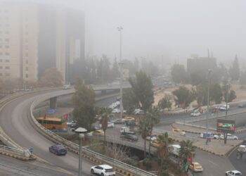 منخفض جوي بارد الجمعة وتحذير من تشكّل السيول وارتفاع منسوب المياه #عاجل
