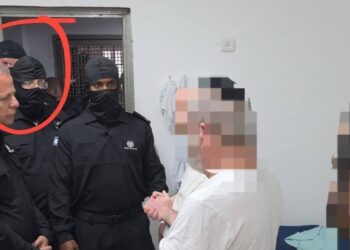 “بن غفير” يقتحم السجون متنكرا بزي قوات القمع لتعذيب الأسرى بنفسه
