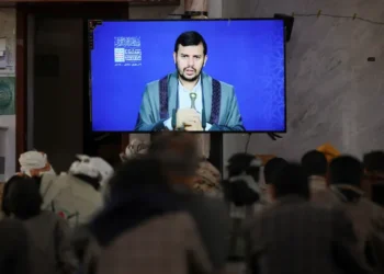 زعيم أنصار الله يتعهد بمفاجآت ويدعو لتجمع مليوني في اليمن