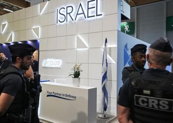 فرنسا تمنع مشاركة “إسرائيل” في معرض “يوروساتوري” للأسلحة بباريس