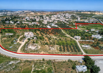 محافظة القدس تحذر من مشروع استيطاني ضخم يهدد قرية “قلنديا”