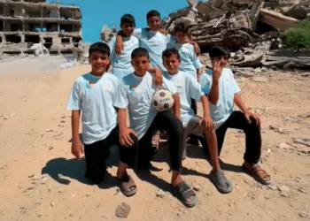 من وسط الركام.. أطفال غزة يوجهون رسالة دعم لمنتخب البوسنة (شاهد)
