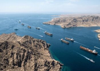 إيران ترد على “ترامب”: لن نسمح لأمريكا بالتدخل في هرمز والمرور بدون إذننا ممنوع