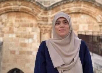الاحتلال يبعد المقدسية خديجة خويص عن الأقصى 6 أشهر