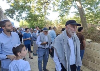 عشرات المستوطنين يقتحمون المسجد الأقصى بحماية الاحتلال